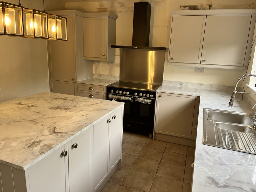 Looking for kitchen designers in Farnborough? Learn how to choose the right designer, avoid mistakes, and plan your perfect kitchen with expert advice.