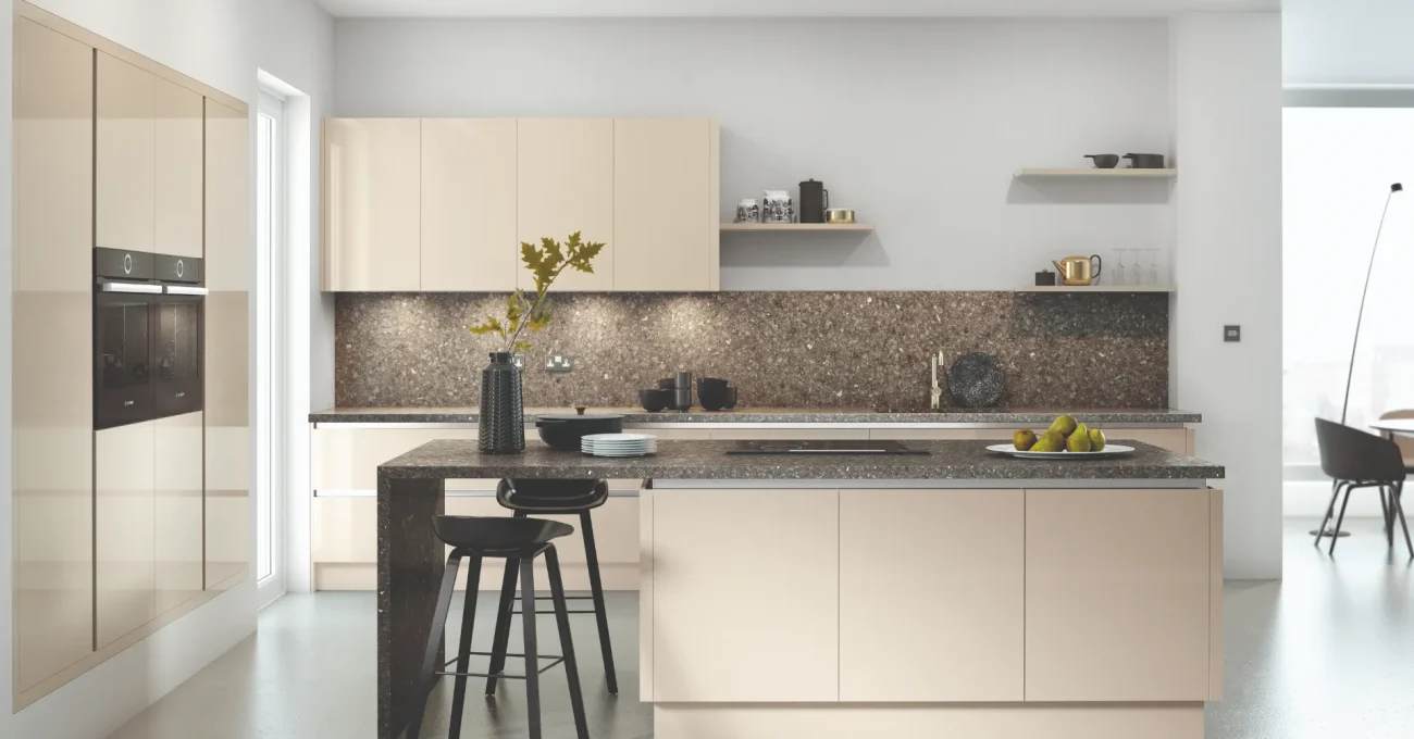 Varano_Gloss Stone for Vero_WEB