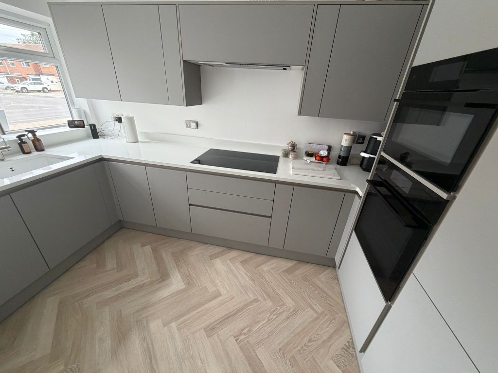 Looking for kitchens in Yateley? SJM Kitchens offers bespoke kitchen design and installation with a simple, stress-free process. Book a home visit today.